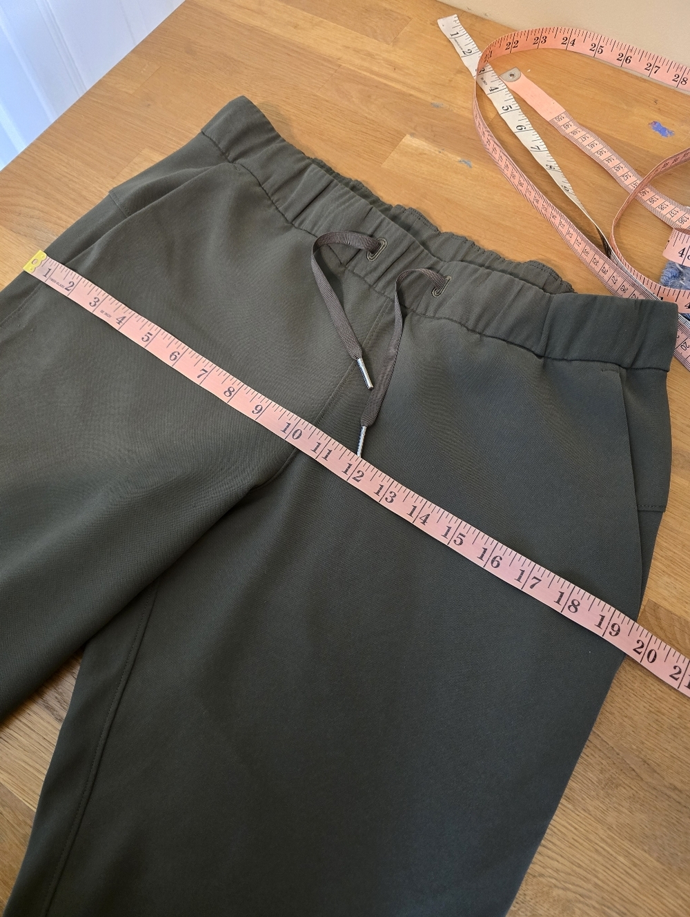 Lululemon On The Fly Pant *Woven Dark Olive 8 - Picture 11 of 14